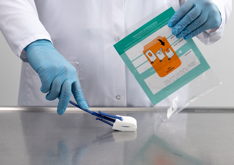 Campionamento microbiologico delle superfici con SteriSponge Polyurethane con manico separabile